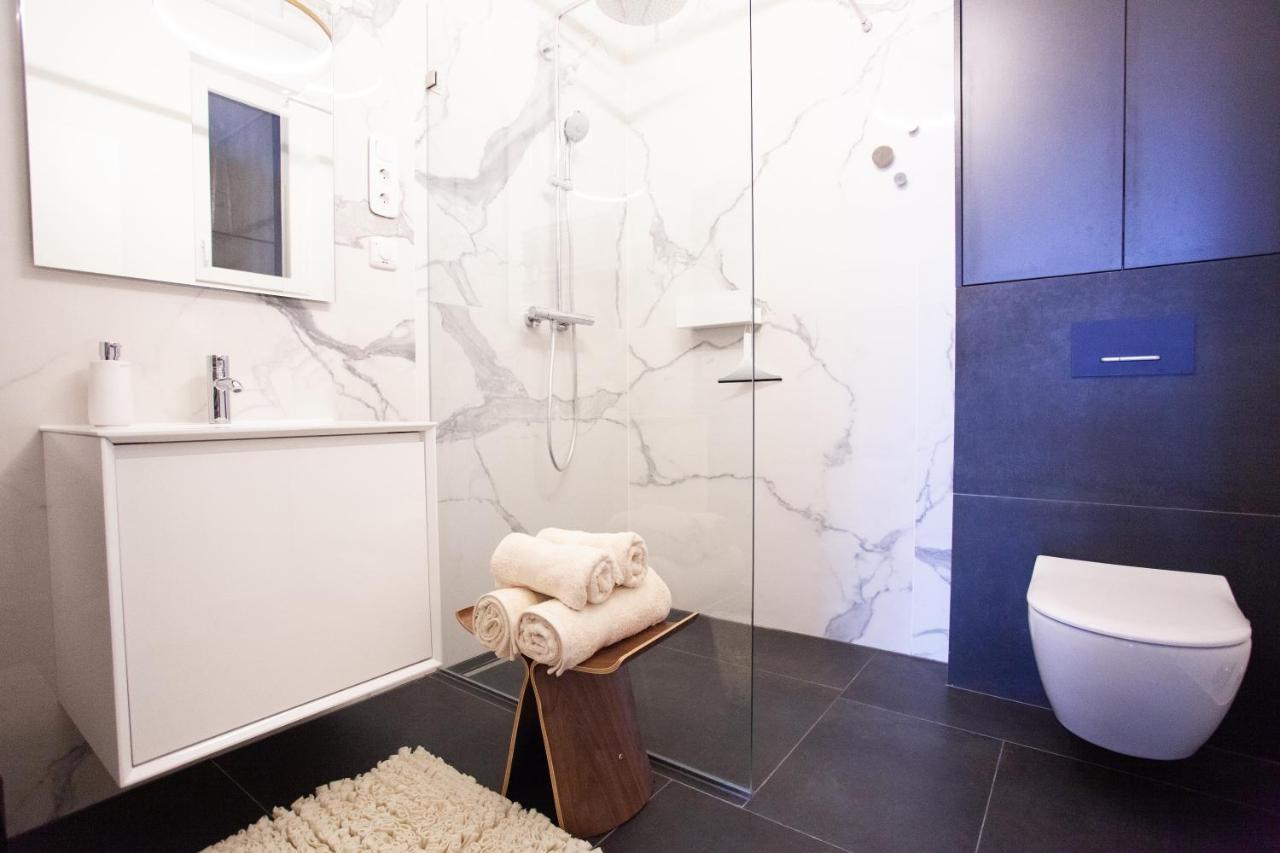 Real Deluxe Next To Danube Apartment
